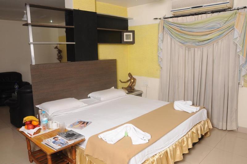 Hotel Tanisha Hyderabad Esterno foto